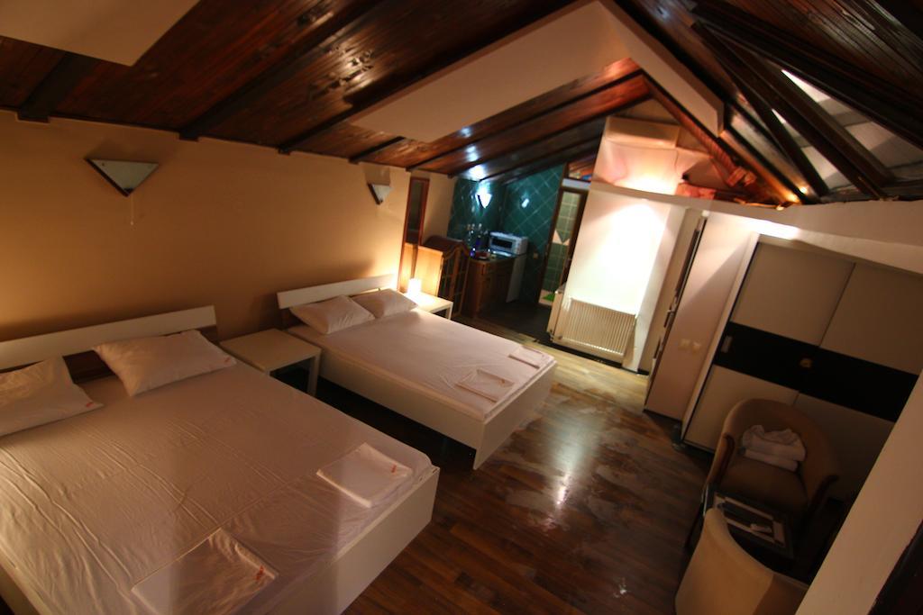 Lira Inn Ni Szoba fotó