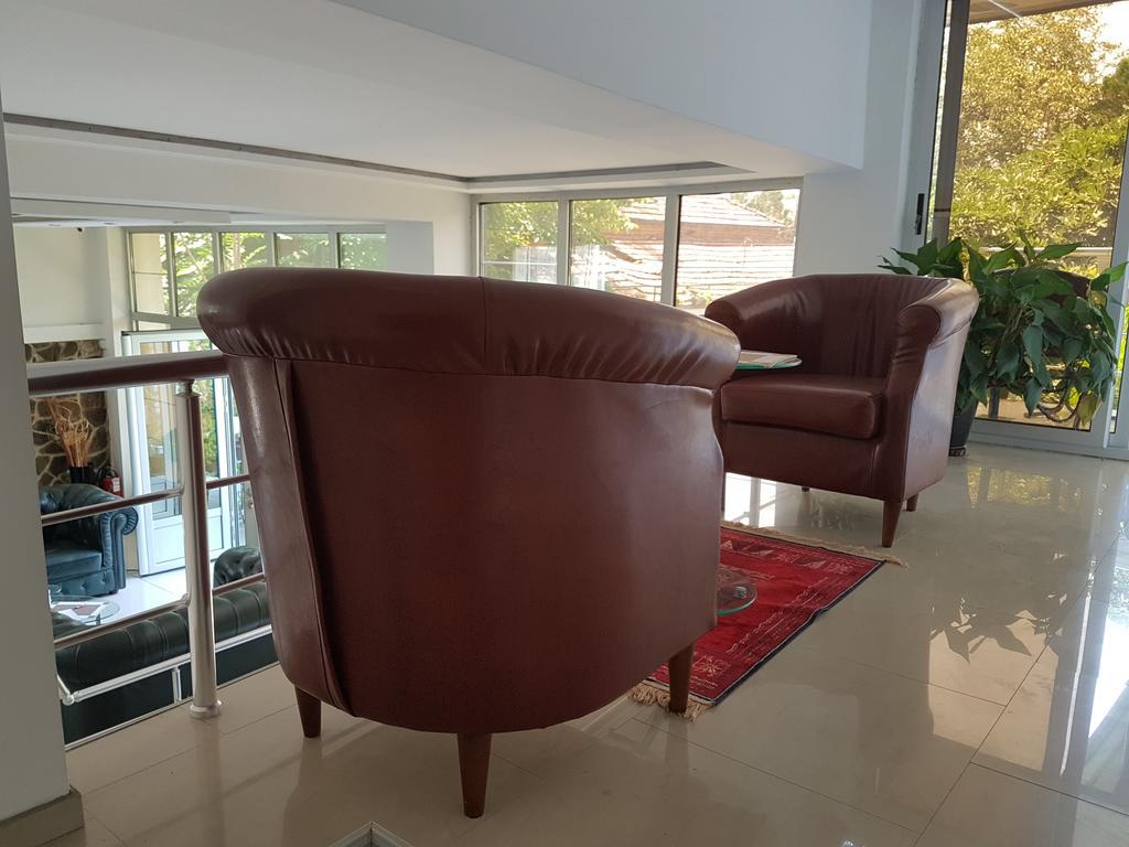 Lira Inn Ni Kültér fotó