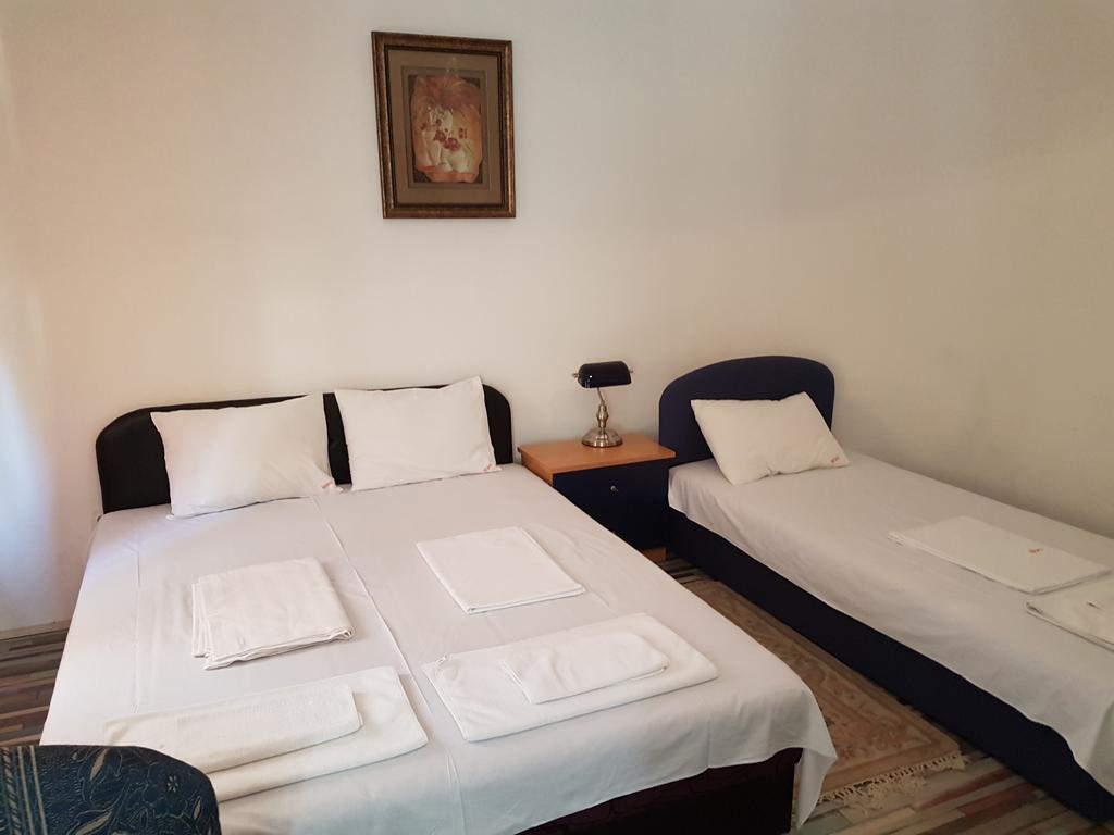 Lira Inn Ni Kültér fotó
