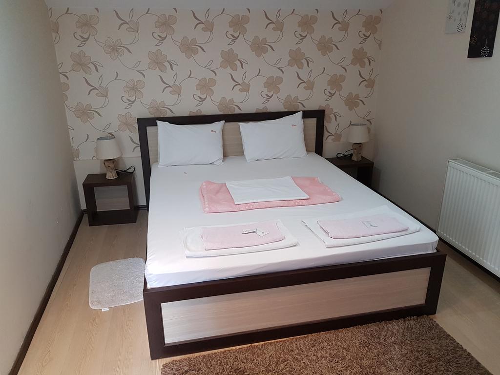 Lira Inn Ni Kültér fotó