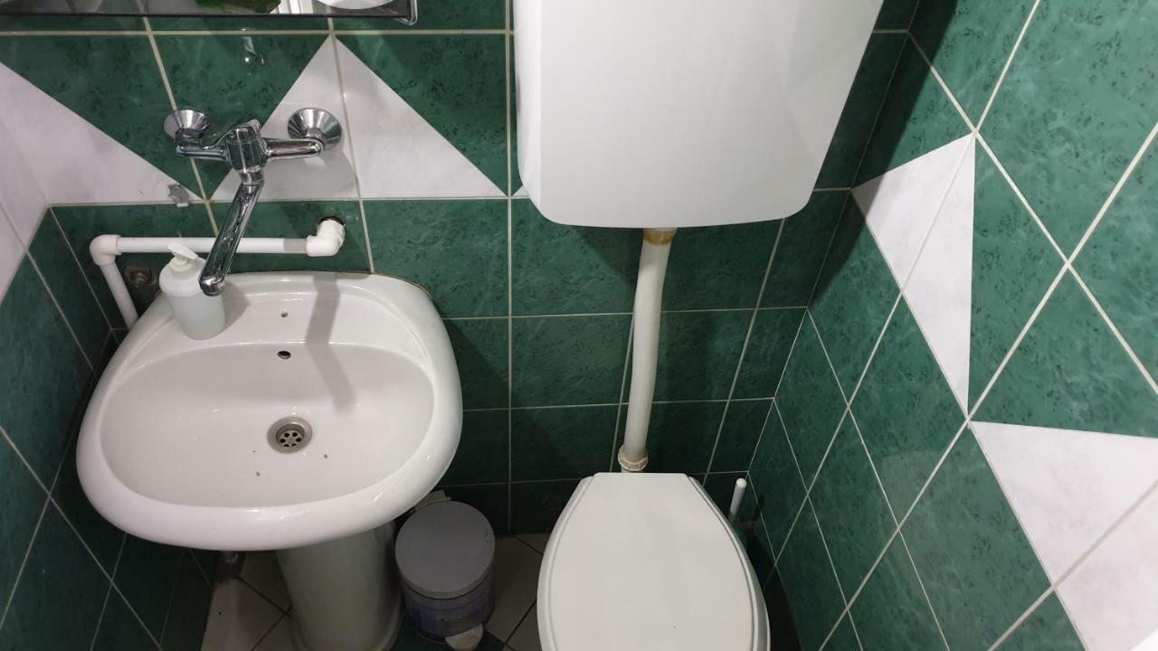Lira Inn Ni Kültér fotó