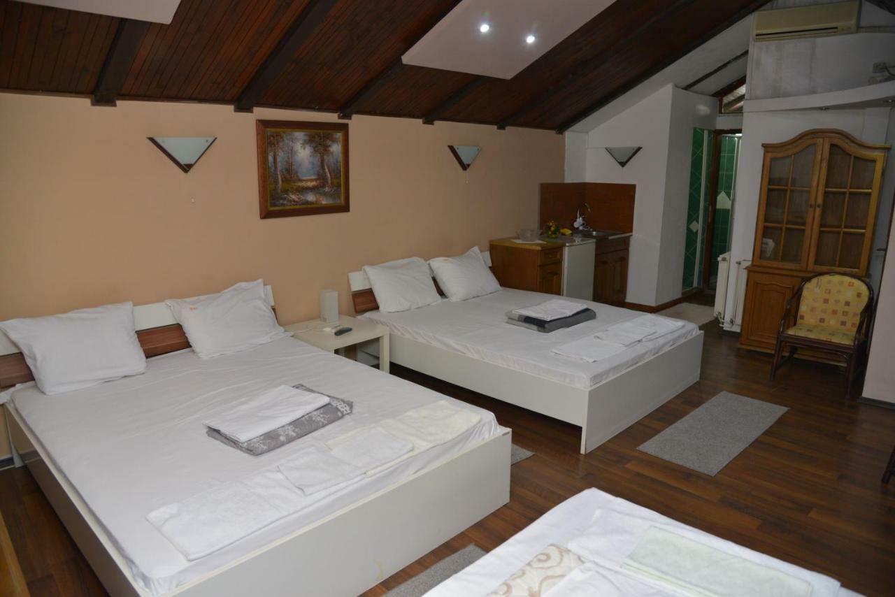 Lira Inn Ni Kültér fotó