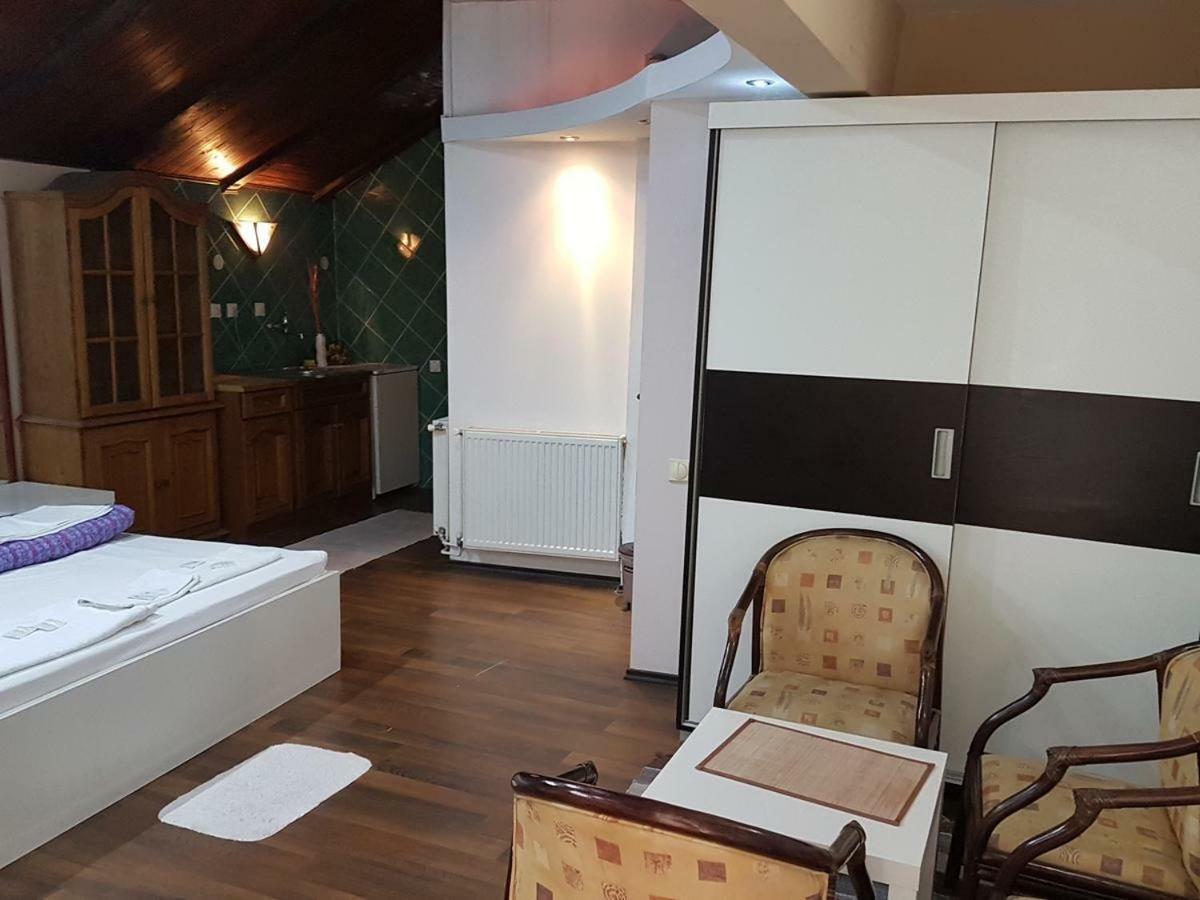 Lira Inn Ni Kültér fotó