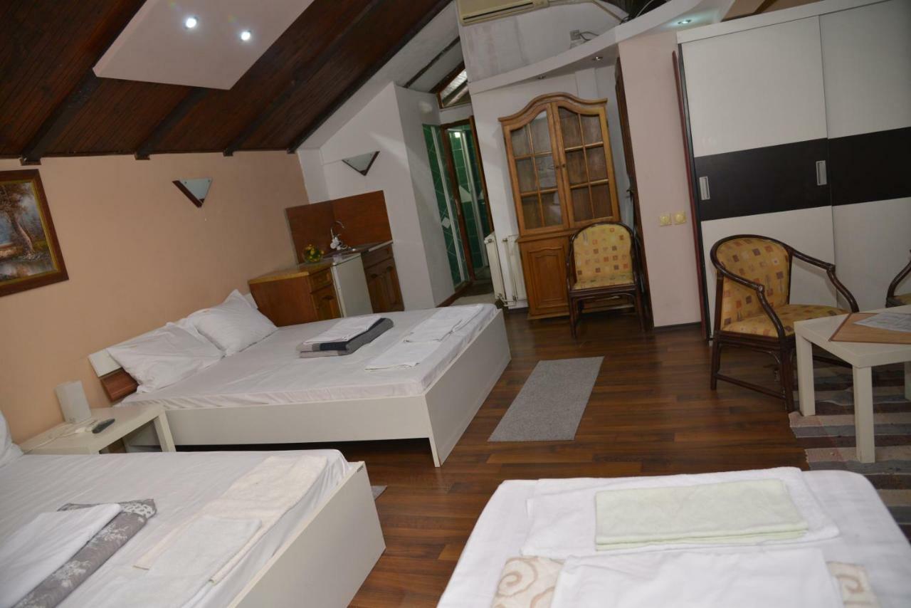 Lira Inn Ni Kültér fotó